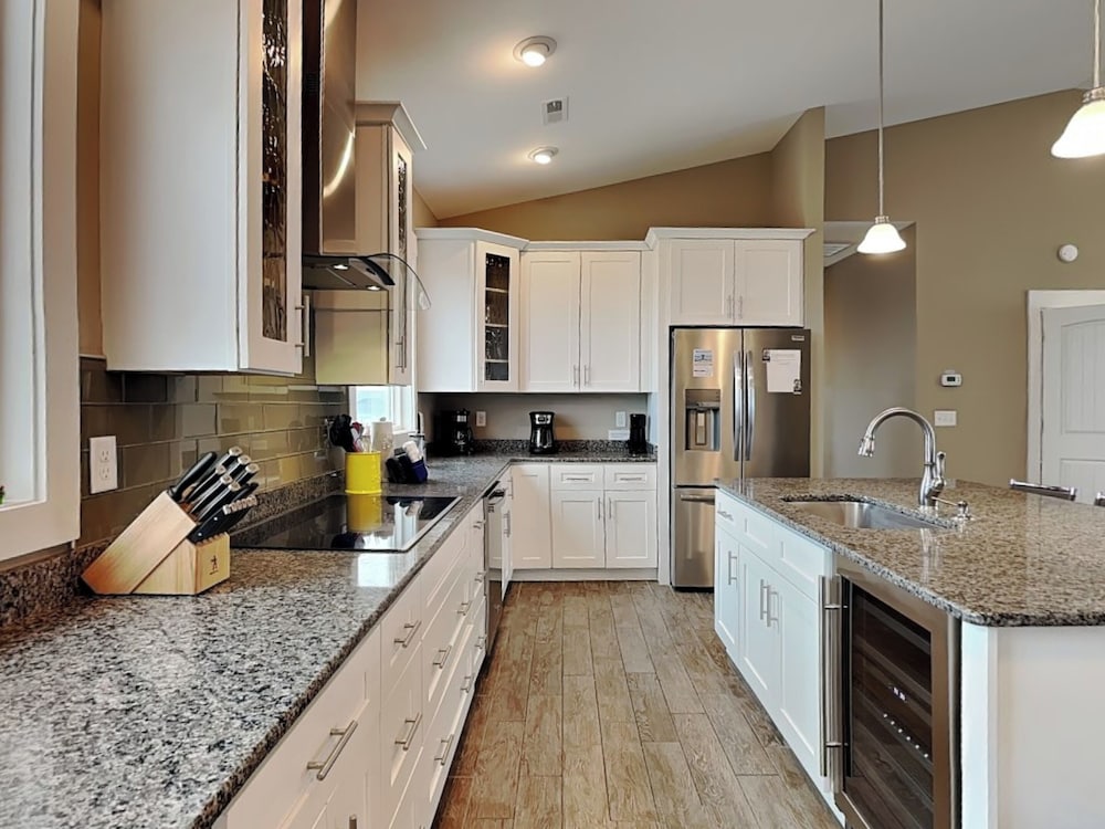 Sunshine Daydreams by Topsail Realty