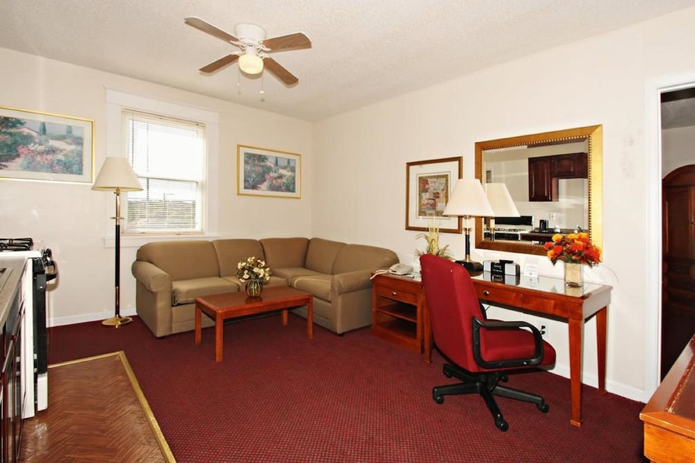 Regal Inn  Suites - Property Image 7