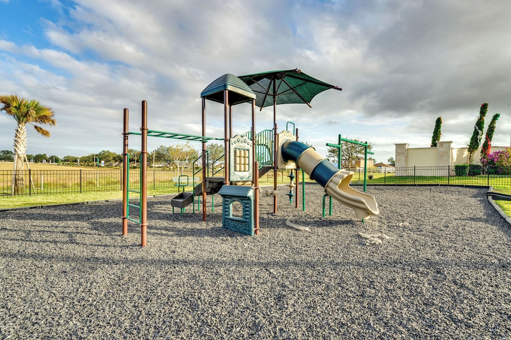 Playground Access: Winter Haven Getaway w/ Patio!
