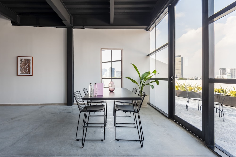 meeting & event spaces