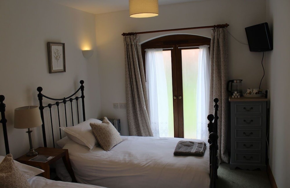Holly Lodge view 3
