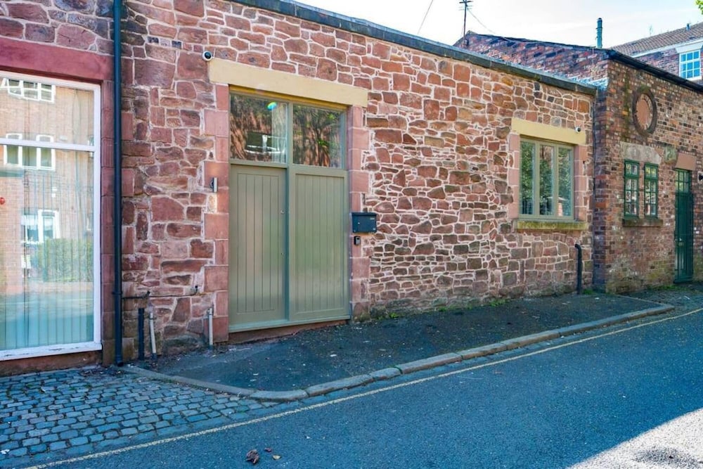 Host Apartments The Georgian Coach House 1 view 2