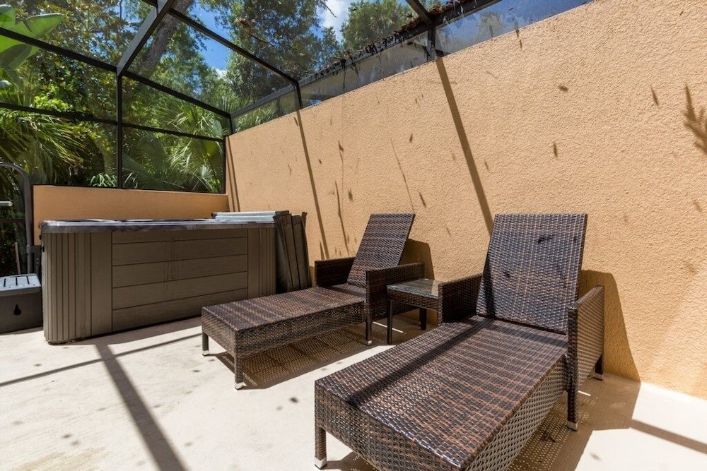 Regal Oaks Townhome: Pool, Hot Tub & Near Disney 3 Bedroom Townhouse