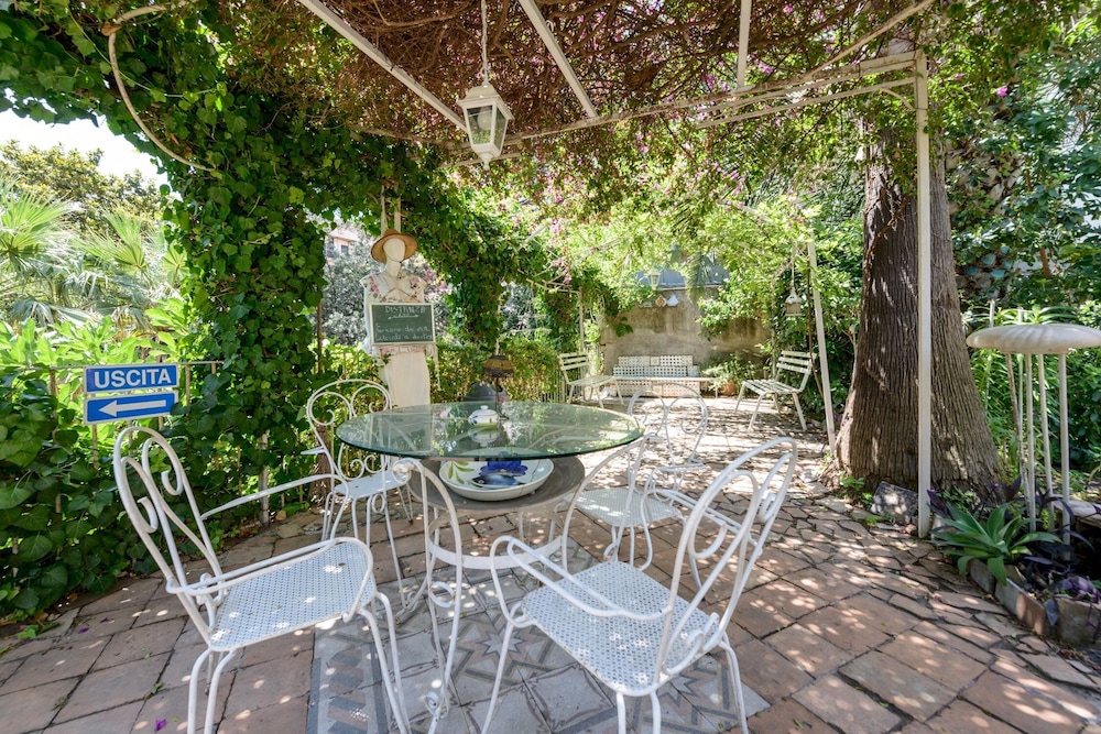 Giardino Segreto - Via Foria 216 Ammezzato