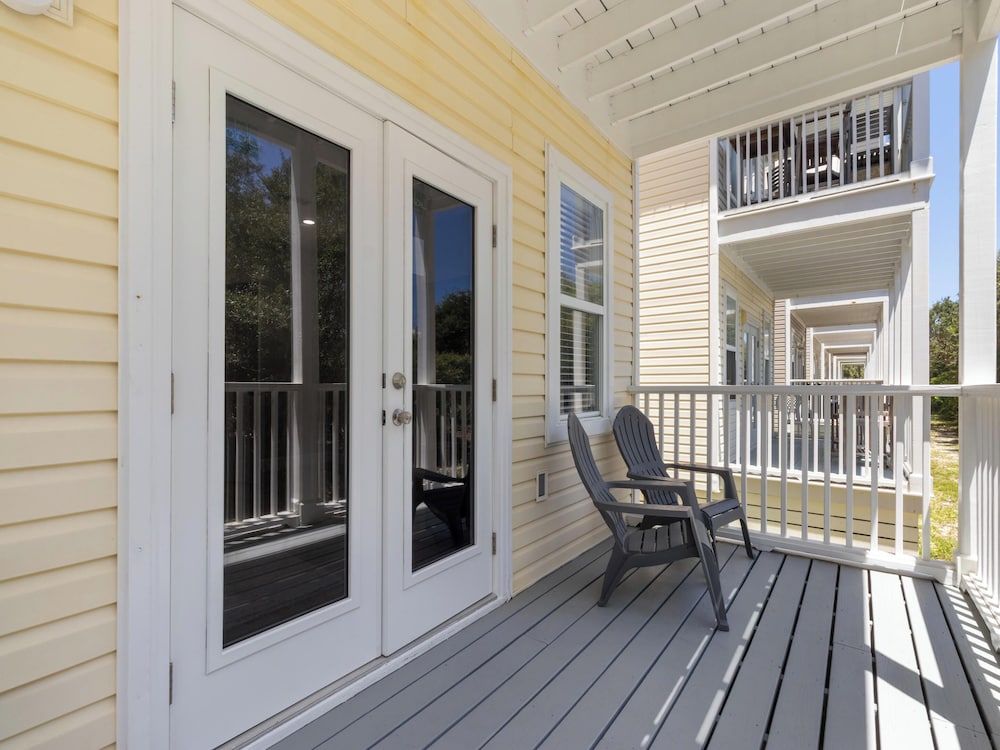 Sunset On Seabreeze by Southern Vacation Rentals