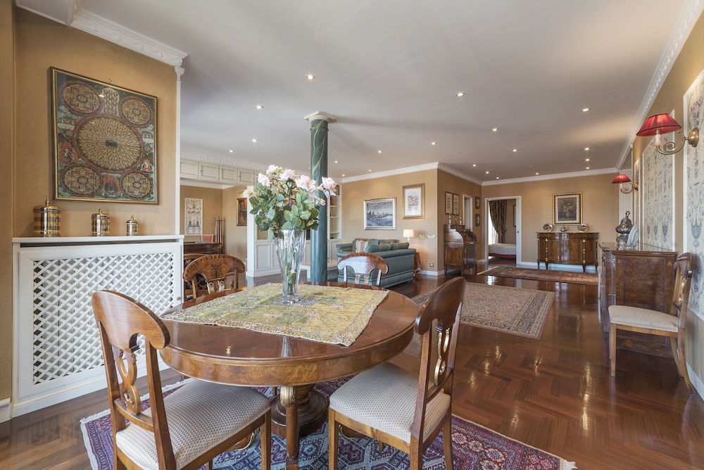 San Pietro Exclusive Panoramic Flat