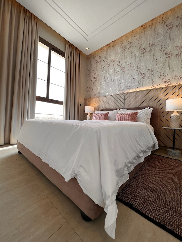 C Living - Premium 3 Bedroom - AQIQ