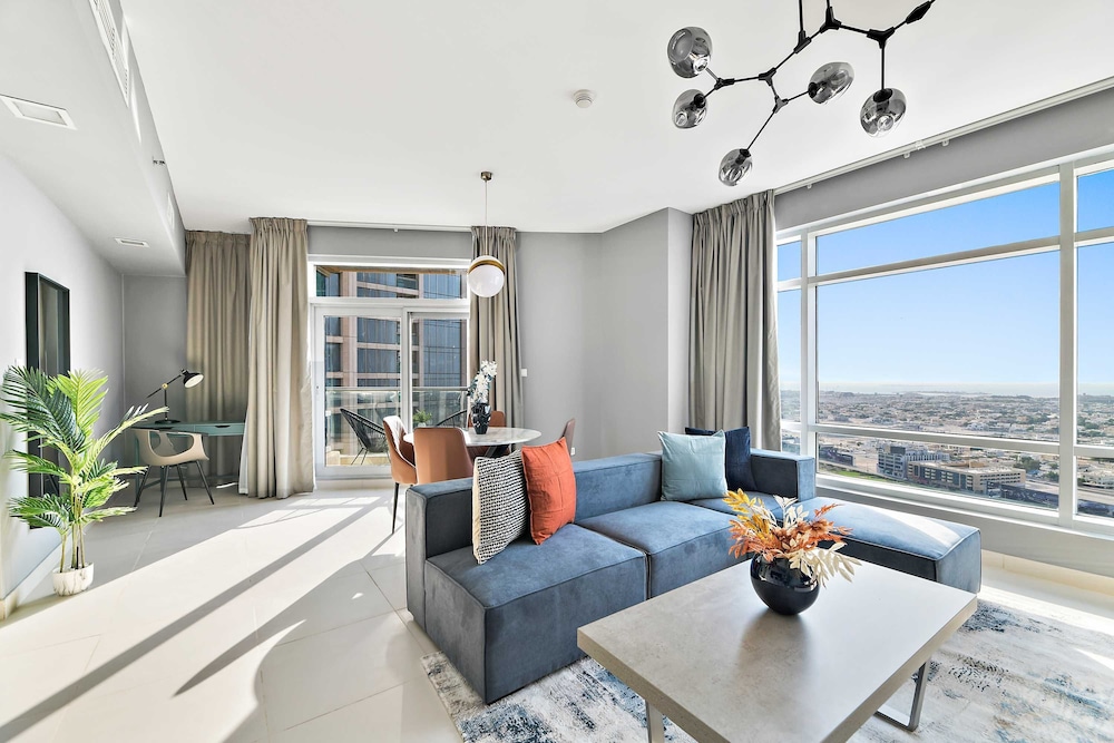 Silkhaus High Floor With New Furniture Balcony