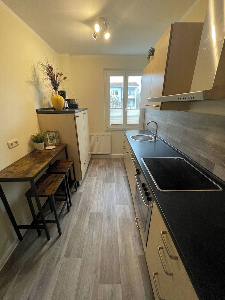 Charming 4-person Apartment in Hoyerswerda City Center