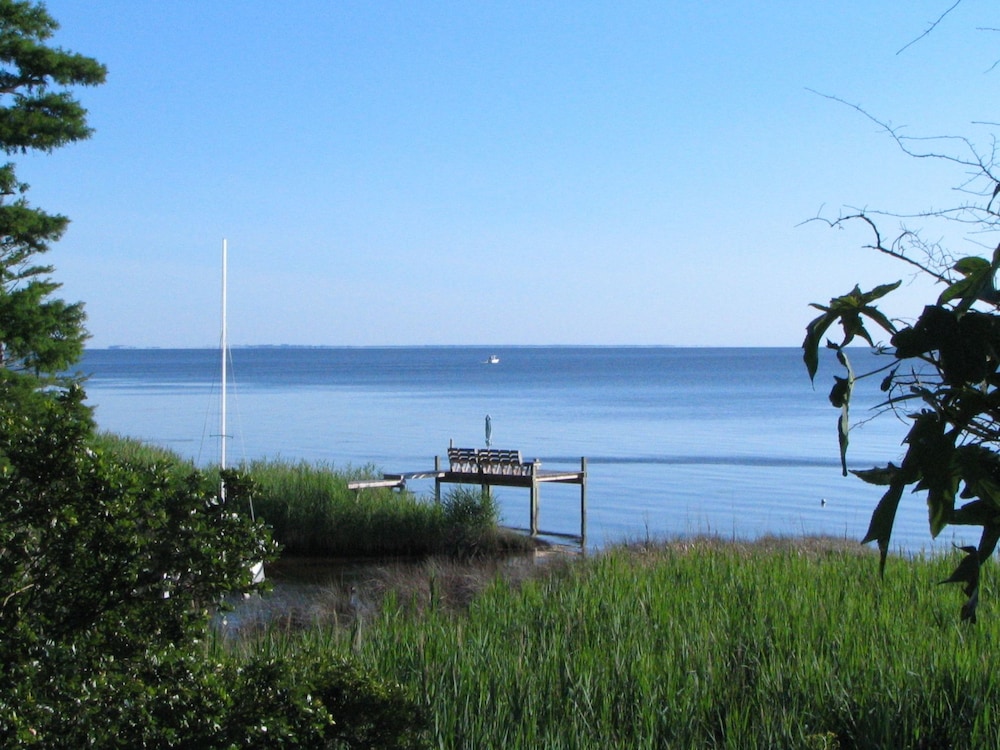 Cypress Moon Inn