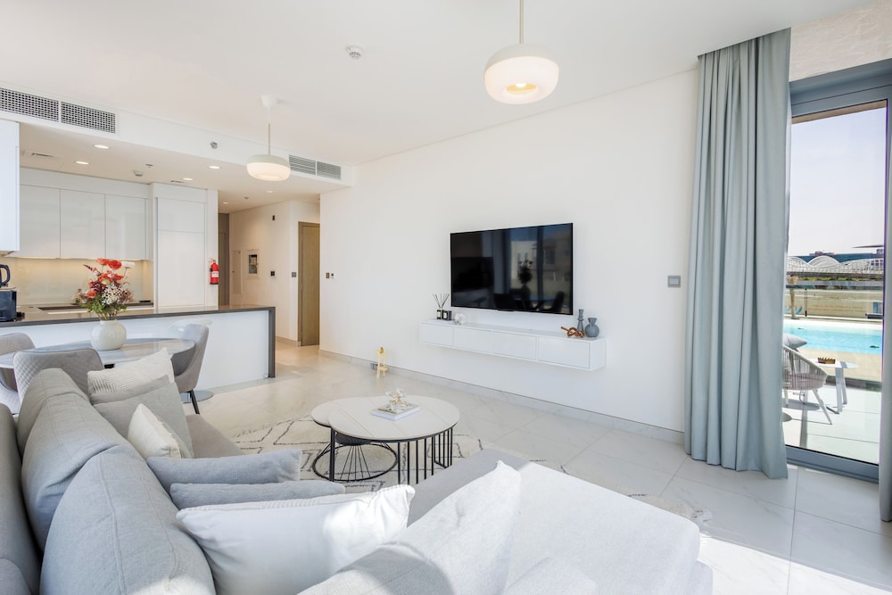 Charming 1BR Apt - Near Downtown Dubai