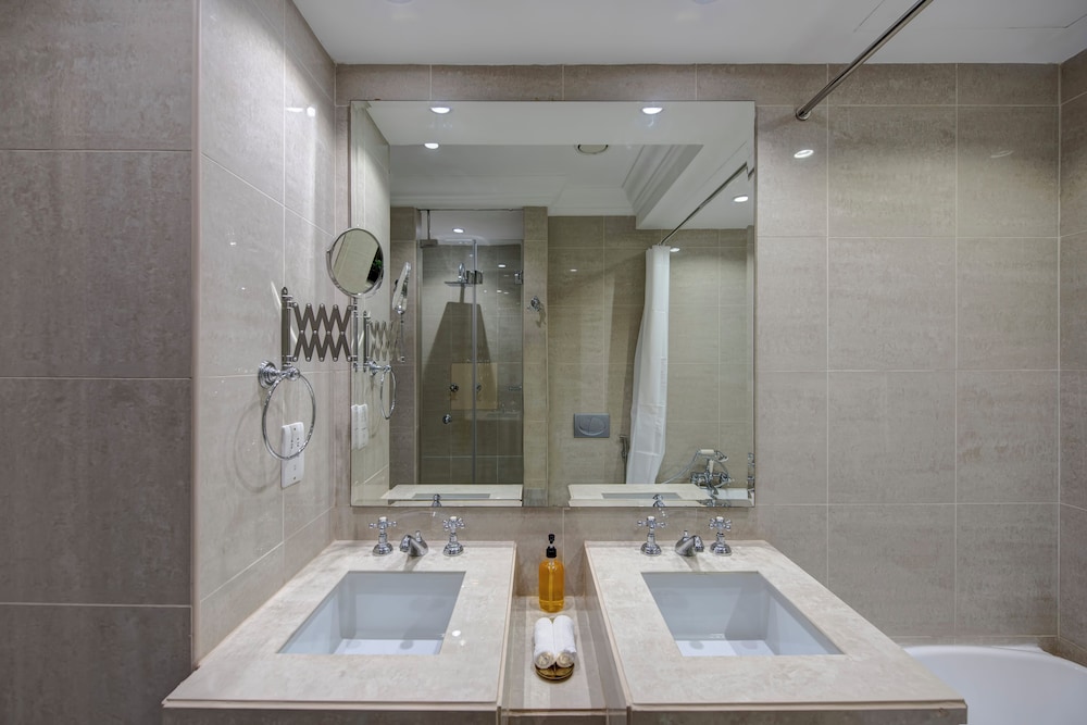 Durrani Homes - Souk Al Bahar Living Besides Burj khalifa & Fountain