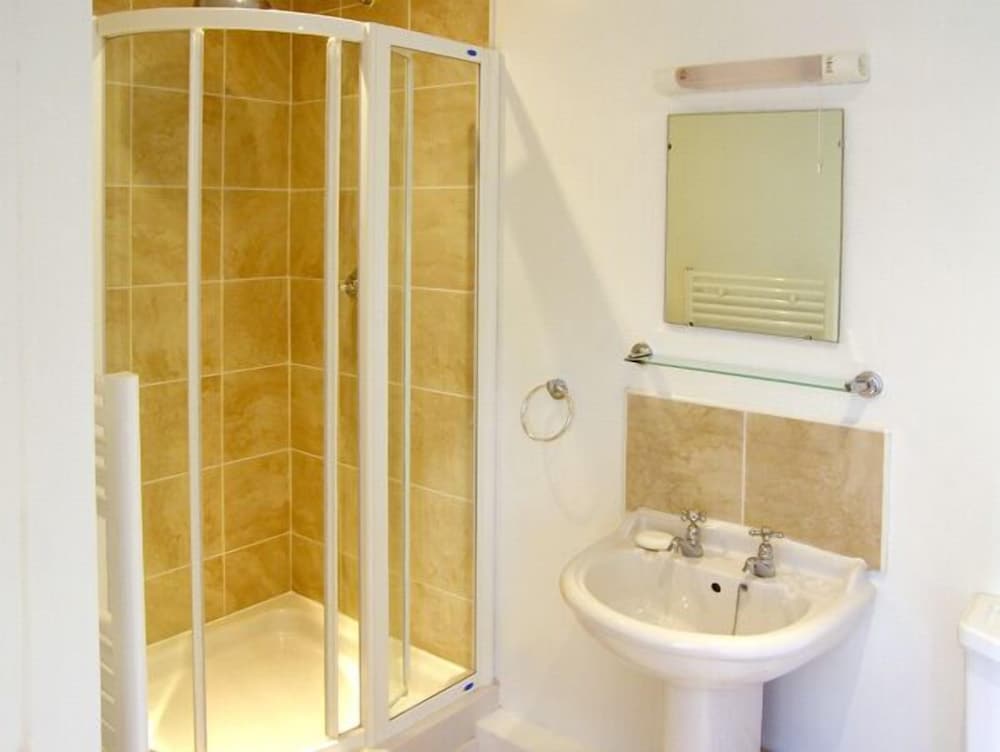 Knutsford Vacations - Dairy Apartment 2 - Property Image 11