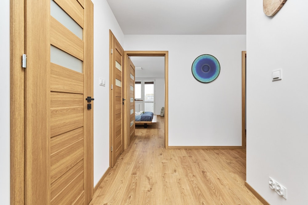 Kwiska Apartment Wrocław by Renters view 4
