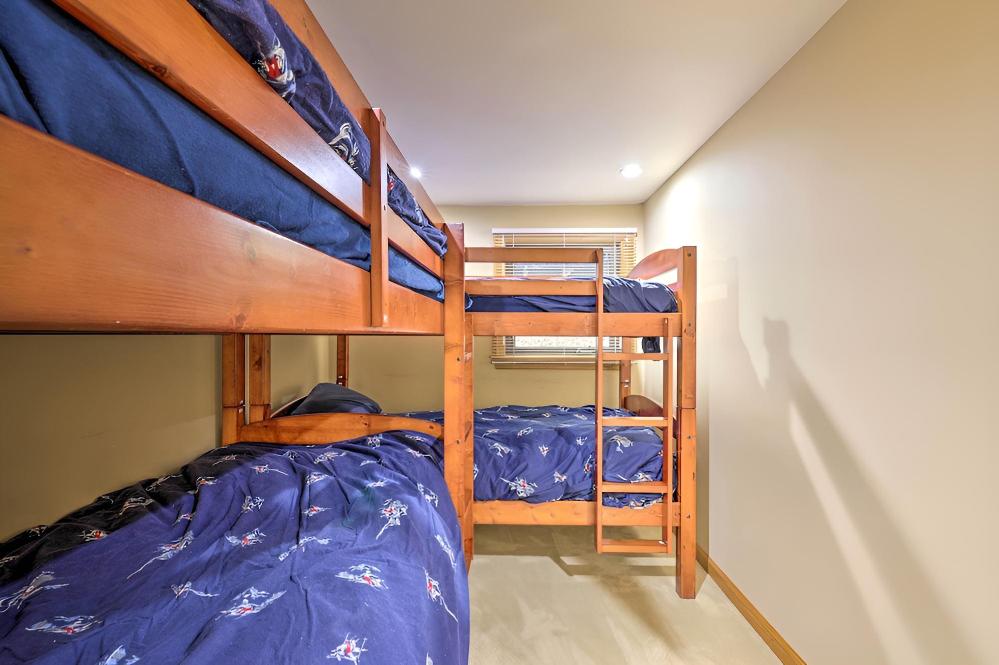 Renovated Tannersville Escape, Walk to Slopes view 5