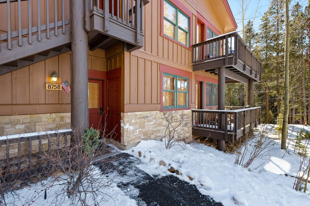 8758 Trappers Crossing 2 Bedroom Condo by RedAwning view 4