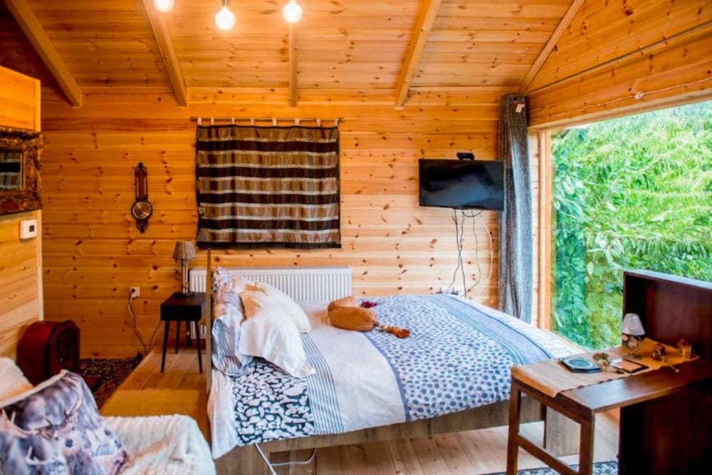 Kedra Village Cozy Chalet - Mountain Getaway
