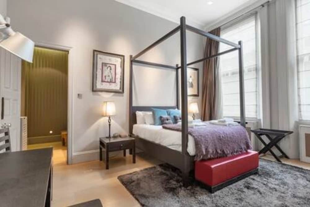 3-bdr Magnificent Harrods Knightsbridge Apartment
