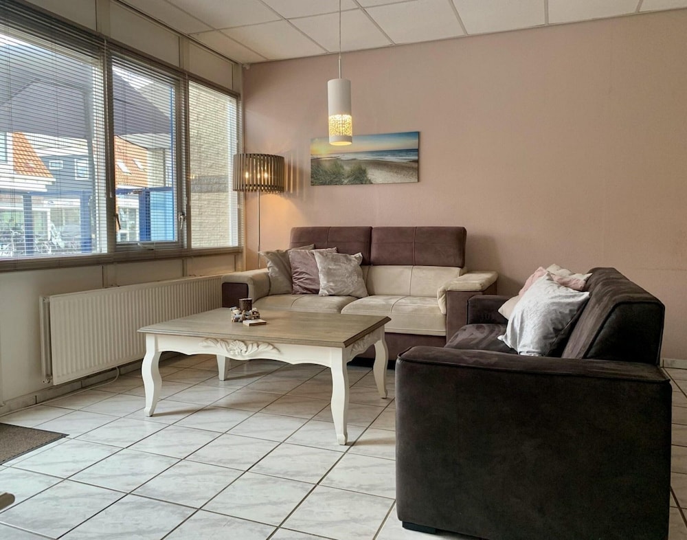 Ground-floor Apartment in Petten in Centre
