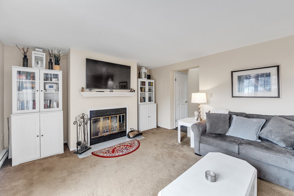 Santanoni 60h - Renovated Townhome With Privacy 2 Bedroom Townhouse by The Summit at Gore Mountain