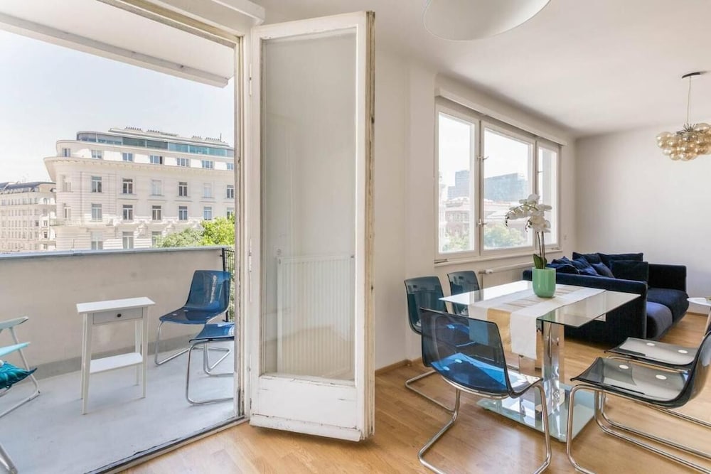 Studio Stubenbastei Check in 15h to 22h Only