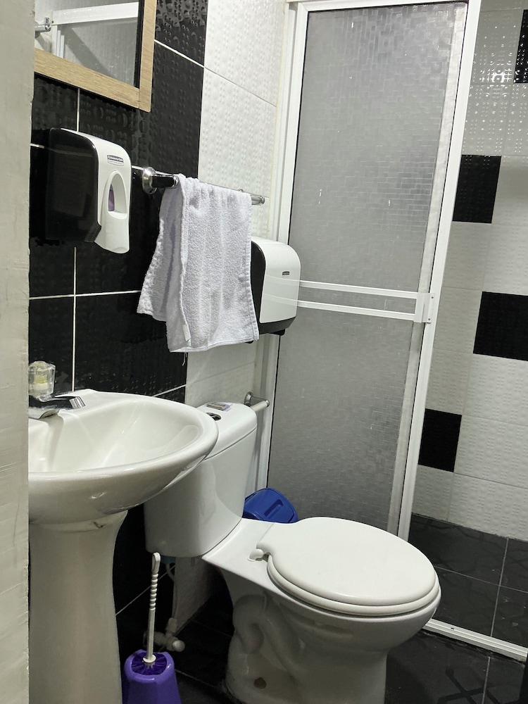 Aparta Suites Torre De Prado