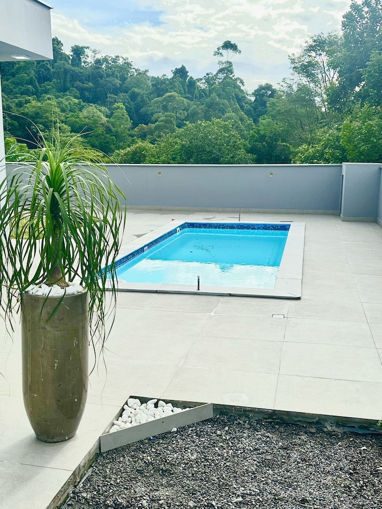 Casa luxuosa De Piscina e Hidromassagem