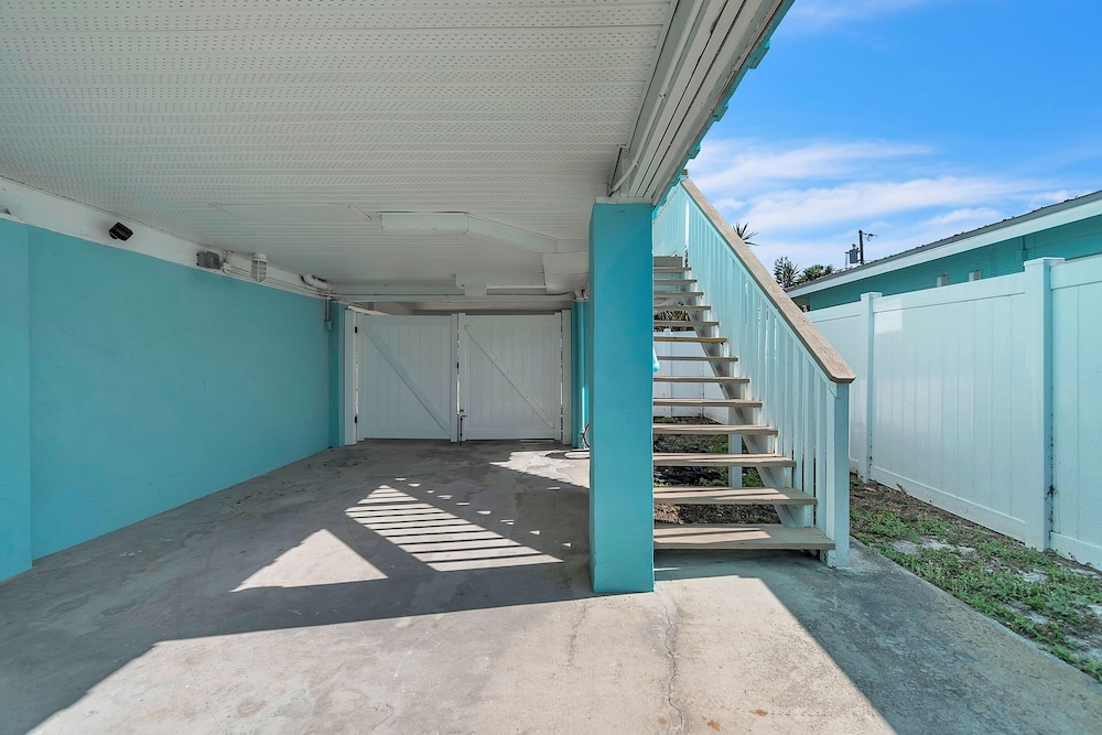 Bates Avenue House