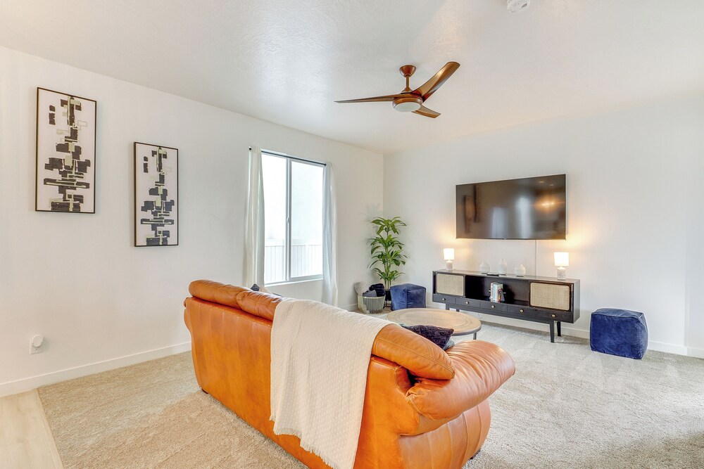 4 Mi to Zions Bank Stadium: Sleek Herriman Retreat