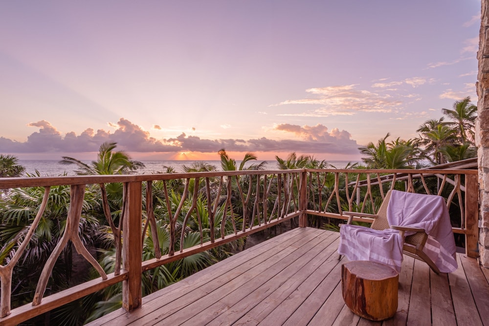 Anana Casa Kaab Kaan Rooftop Pool Beachfront