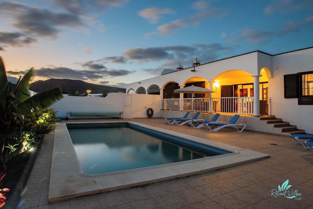 3 Bed Villa - Pool, Terrace, Bbq, Near Beach