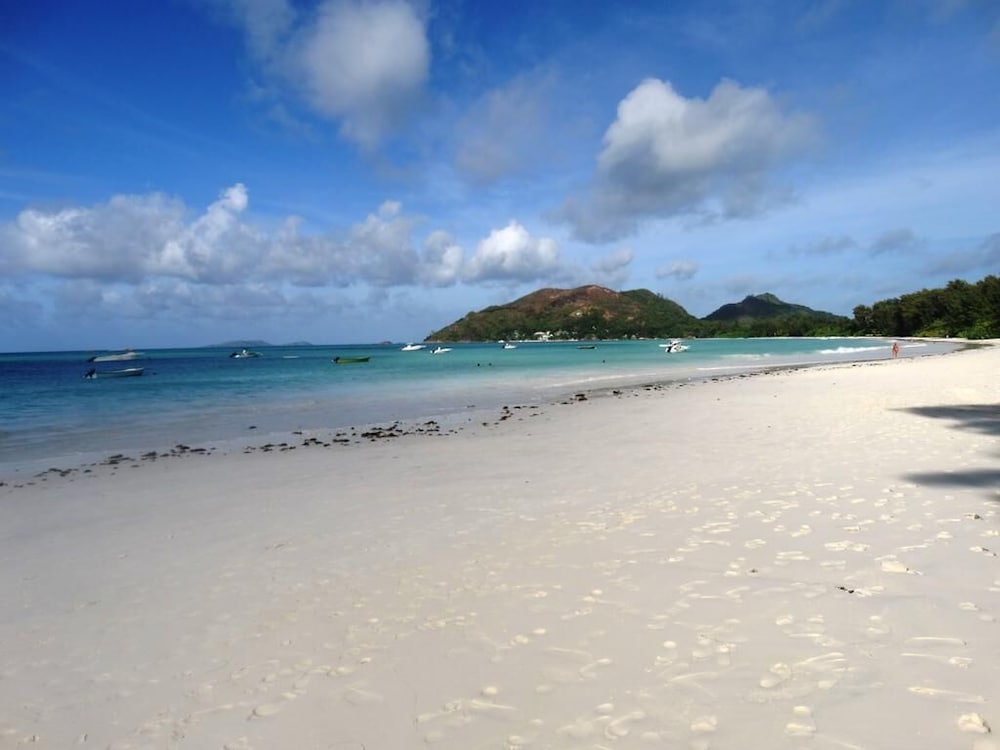 Praslin Paradise