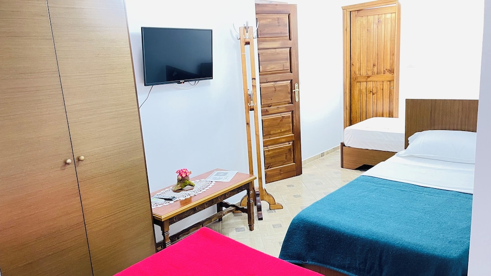 Denishouse-private Rooms Guesthouse Gjirokastra