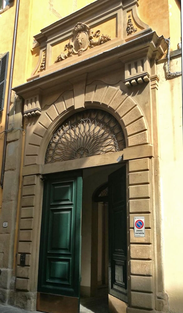 Mezzo 46 in Firenze With 2 Bedrooms and 2 Bathrooms