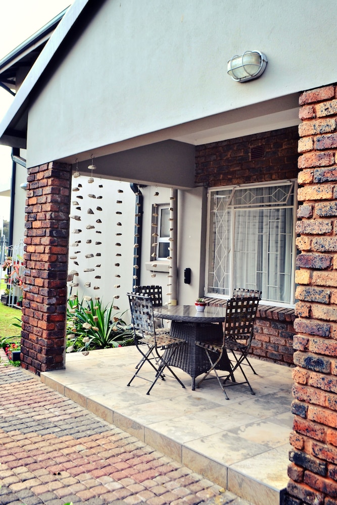 Bokmakierie Guest House