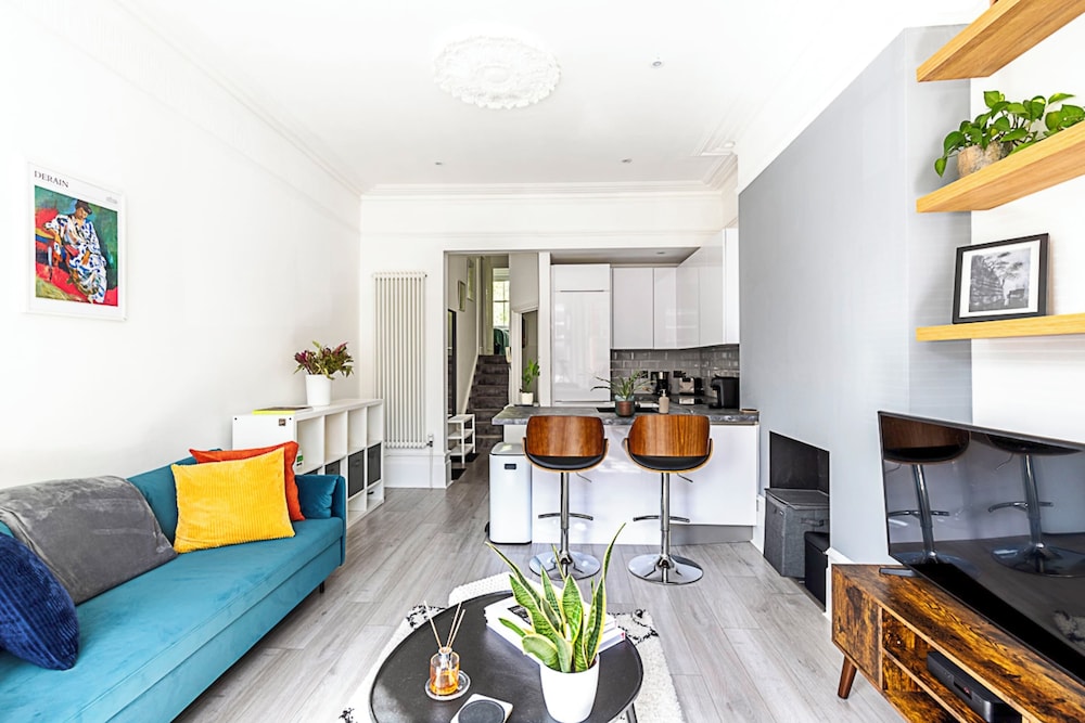 Stylish Hideaway Flat at Milton Park Highgate