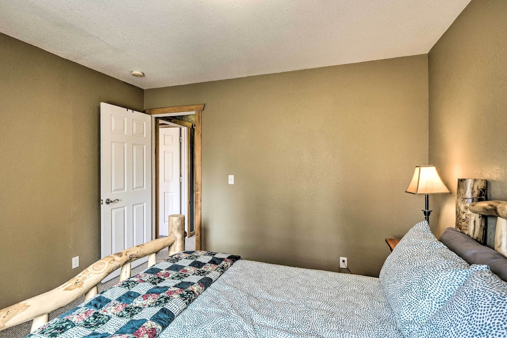 Grand Jefferson Home w/ Stunning Mtn Views! view 4
