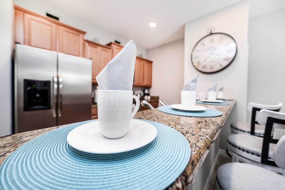 Paradise Palms Home w/ Amenities ~ 7 Mi to Disney! view 4
