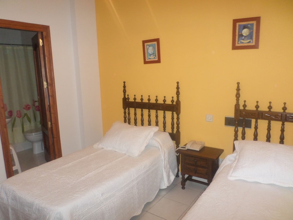 Hostal Restaurante Lujuan - Property Image 1