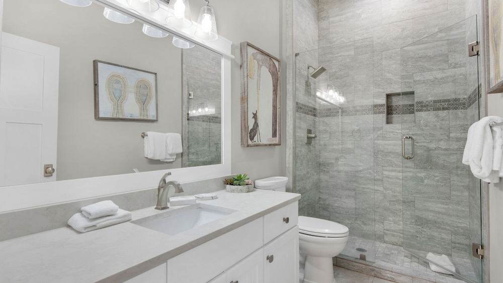 5BR Sleeps 14 in Seagrove Beach, Golf Cart, 6 Bikes, Pool + Free Attractions!