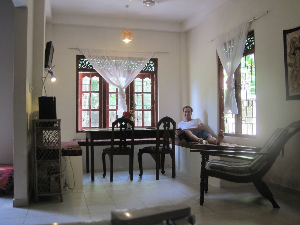 Jungleside House