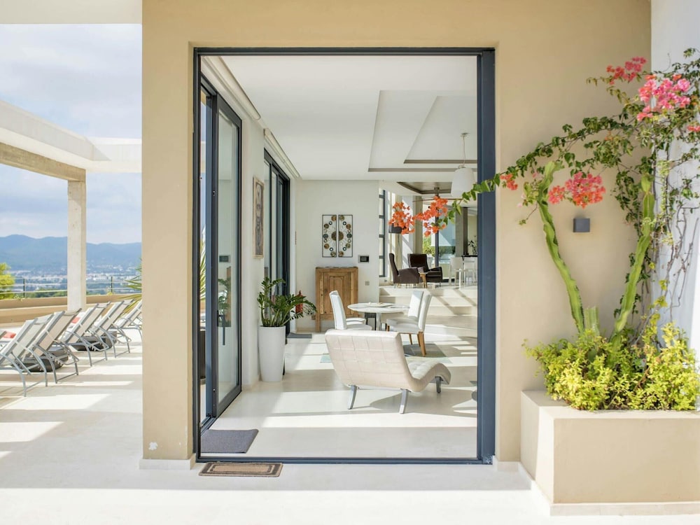 Premium Villa With Infinity Pool