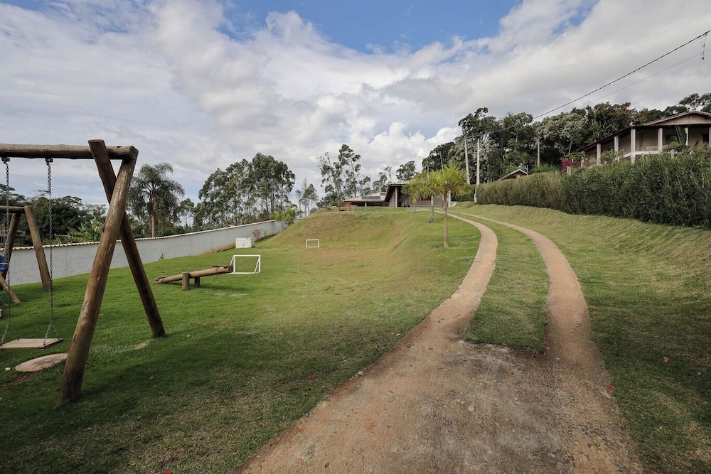 Ch Cara com Piscina Churrasq e Wifi pet Friendly