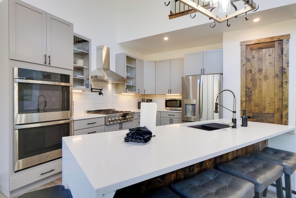 Aspen Grove Views: Spacious Duplex 5 Mi to Breck