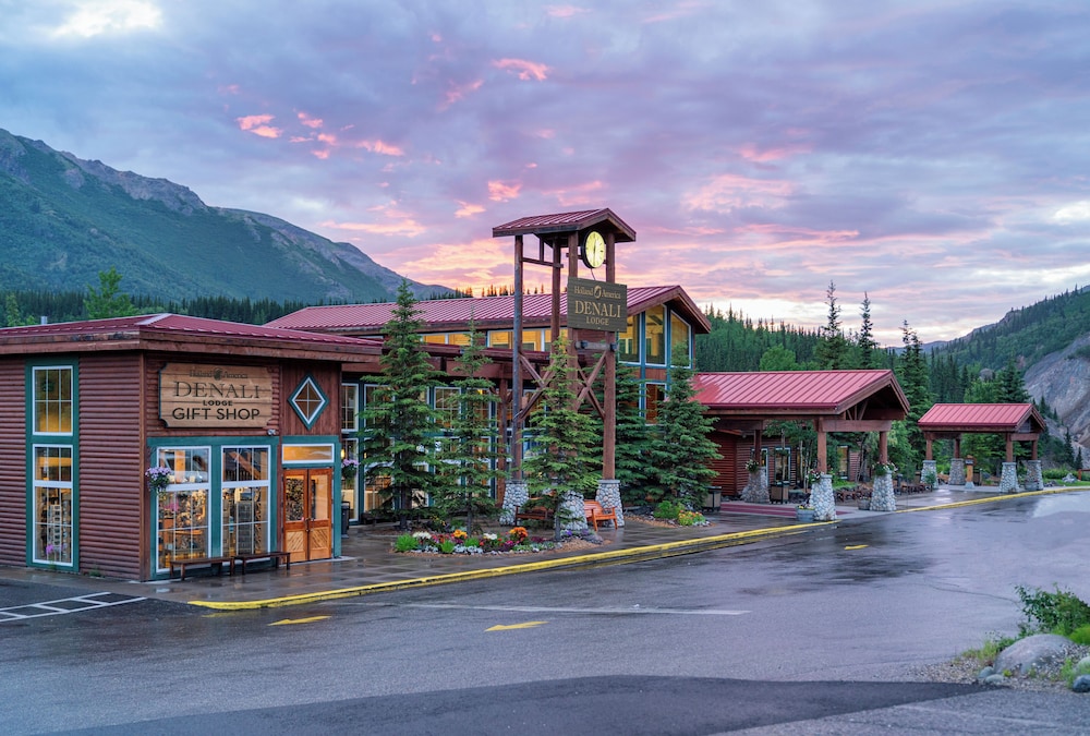 Holland America Denali Lodge