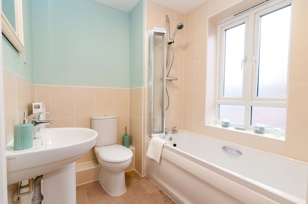 Basingstoke Vacations - Bladon Court - Property Image 10