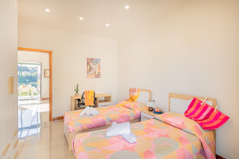 Bright Apartment Private Parking Naples photo 5