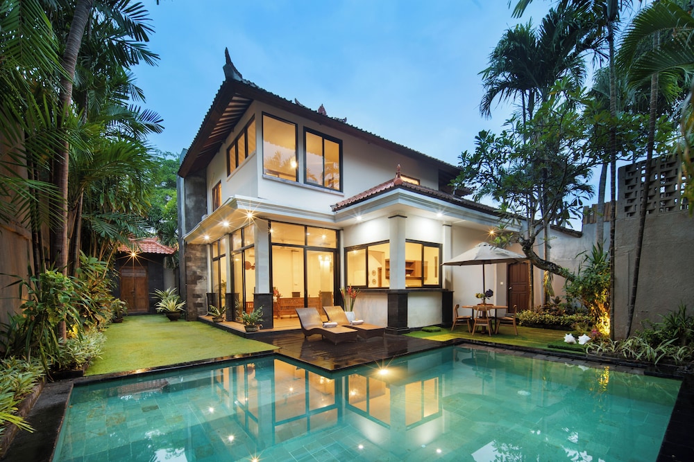 Red Lotus Villa Seminyak