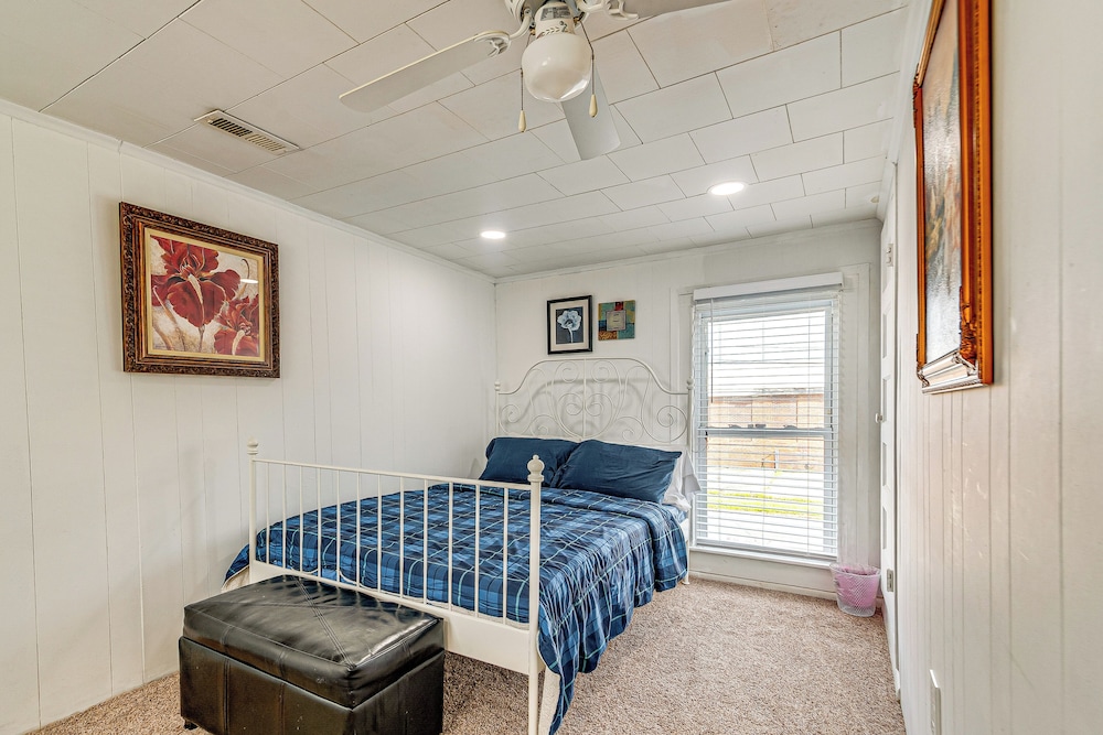 Walk to Historic Dtwn Burlington: Home w/ Yard