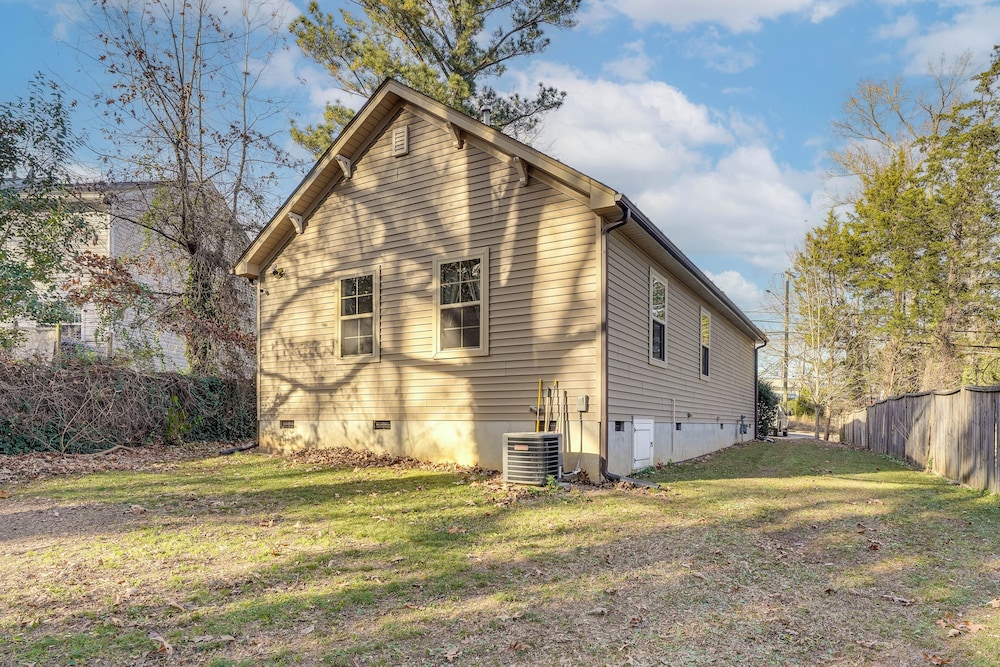 2 Mi to Downtown Durham: Family Home w/ Yard!
